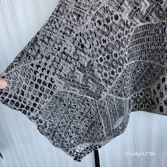 NWOT BLACK/BEIGE CROCHETED TOP/BEACH COVERUP LILY BY FIRMIANA - SIZE LARGE - Picture 7 of 12